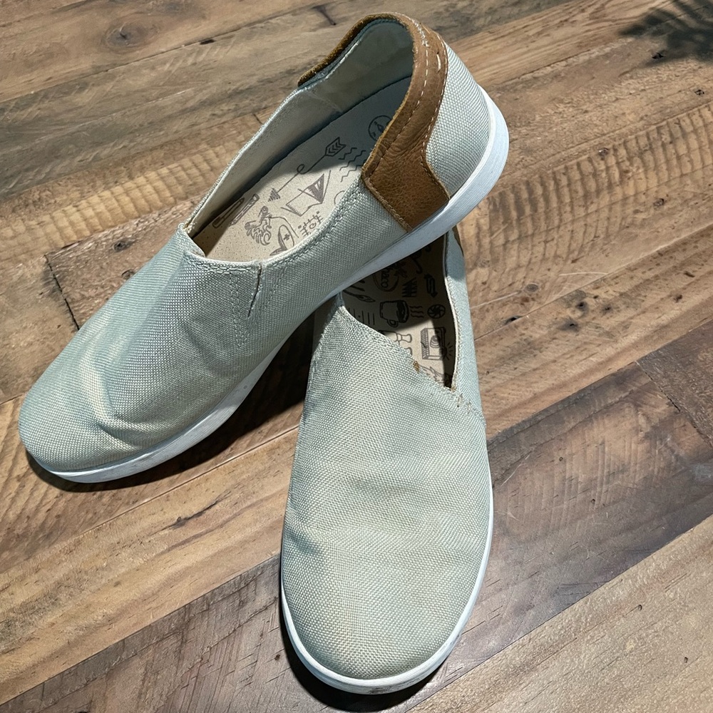 Chaco loafers with leather trim, women’s size 9